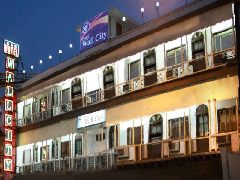 ניו דלהי Hotel Wall City מראה חיצוני תמונה